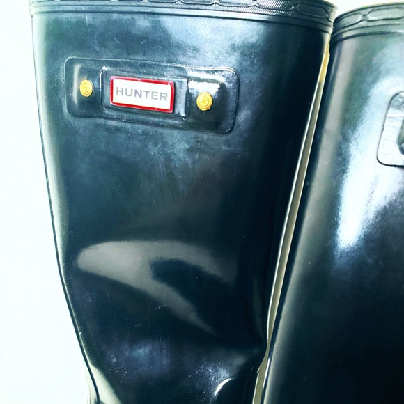 Hunter Glossy Wedged Rain Boots - Picture 2 of 7